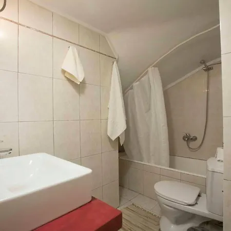 55m2 Homey Athenian Flat With Balcony Center Apartment