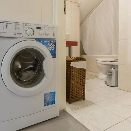 55m2 Homey Athenian Flat With Balcony Center Athens